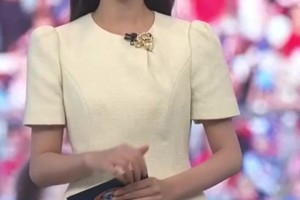 白色连衣裙可爱捏